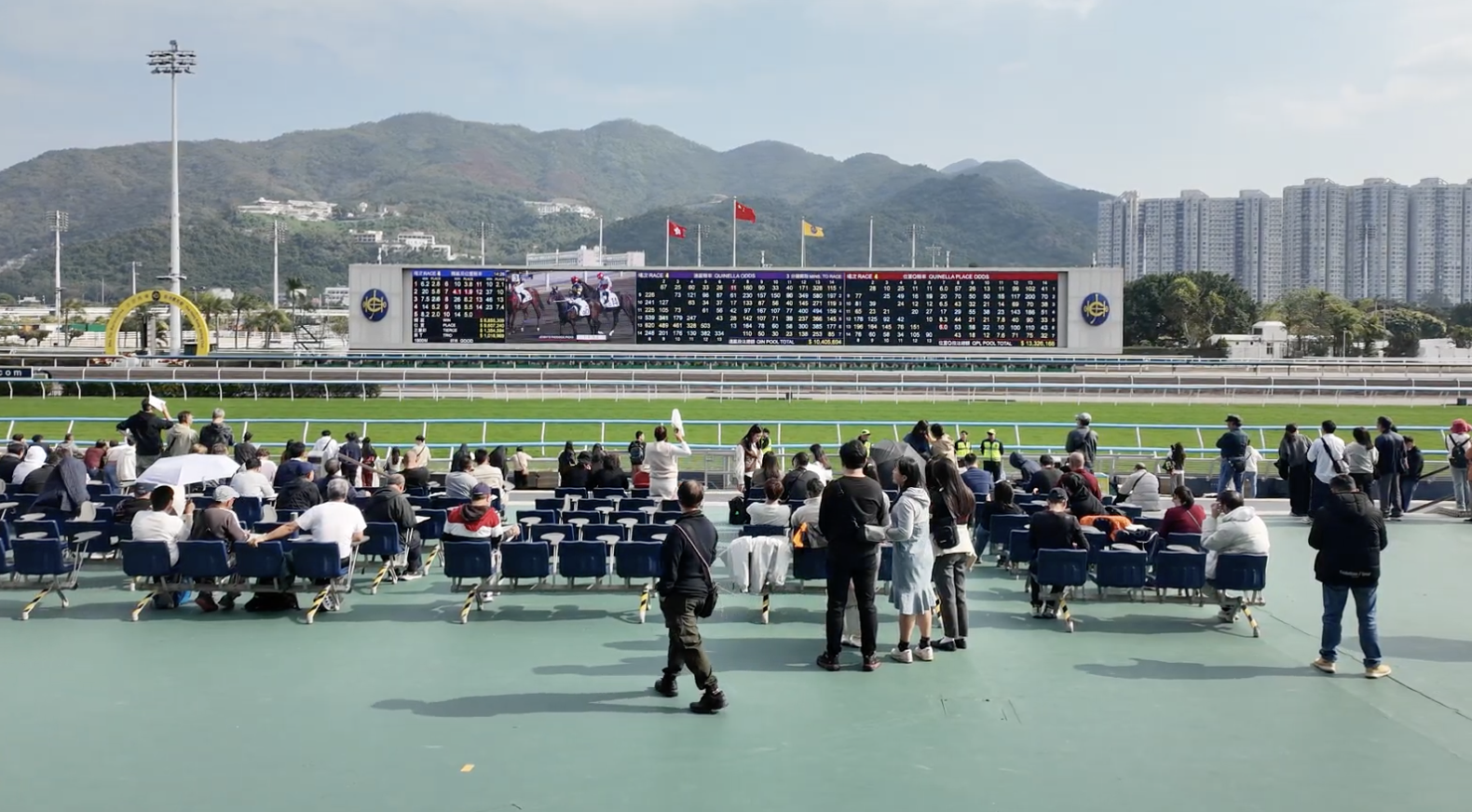 Hong Kong Local Experience Guide 2026: Hidden Restaurants, Sha Tin Races
